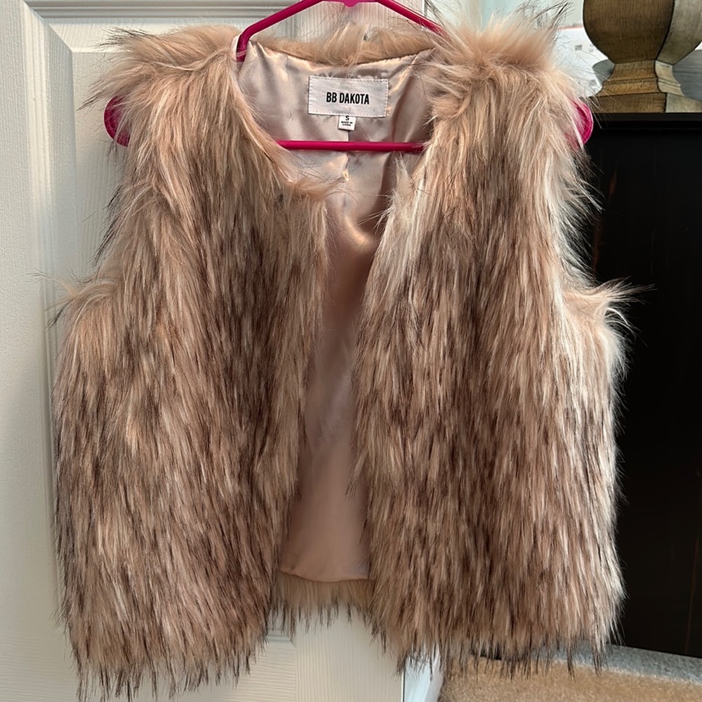 Fur vest